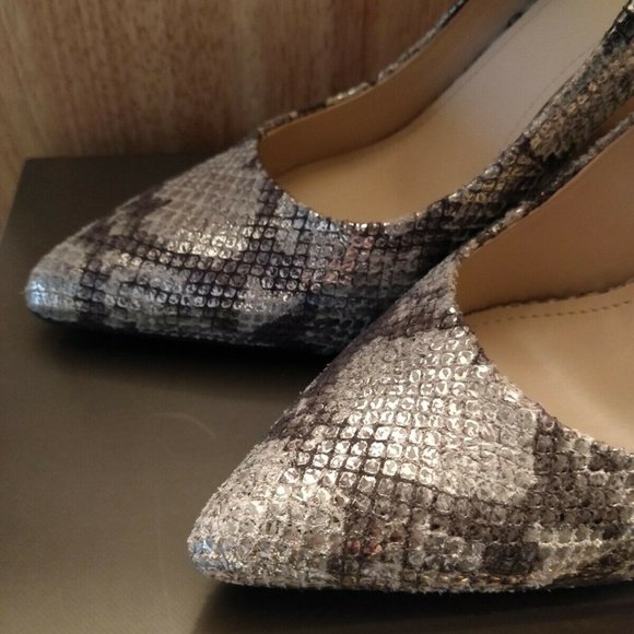 Vince Camuto high heels silver snakeskin shoes 8.5 - Picture 9 of 12